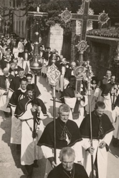 Foto in bianco e nero della processione di Bellagio